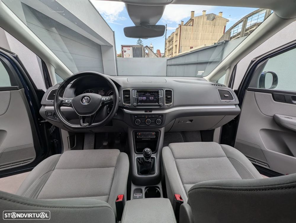 VW Sharan 2.0 TDI Confortline - 28