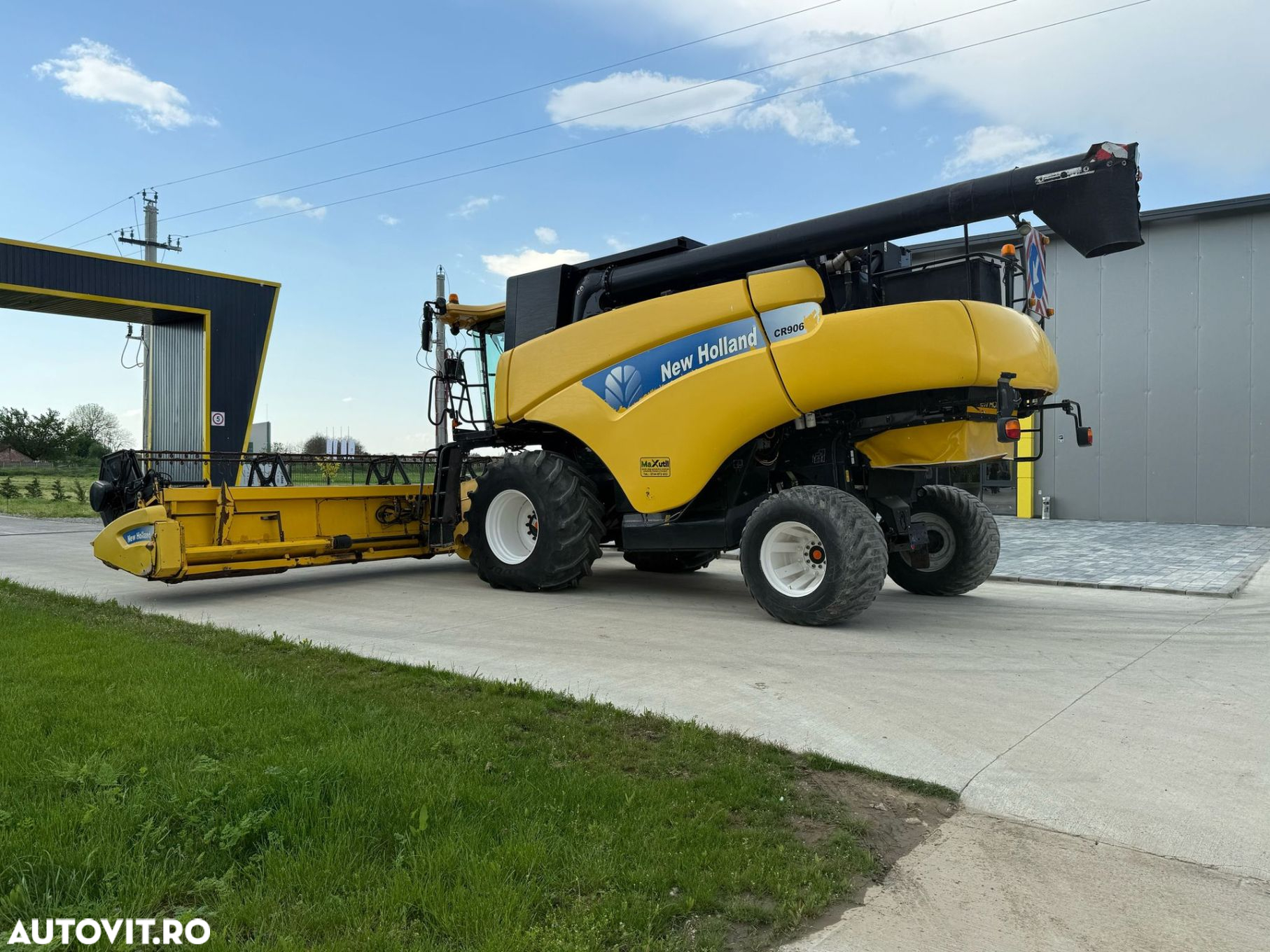 New Holland CR9060 Combina Agricola - 11