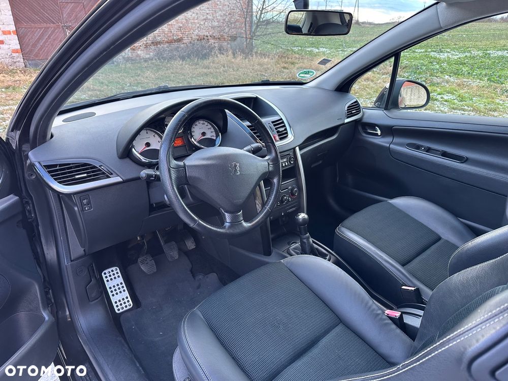 Peugeot 207 1.6 - 12