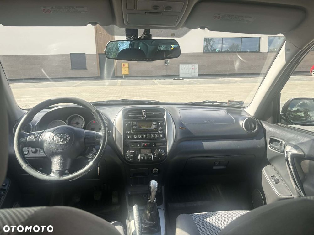 Toyota RAV4 2.0 D-4D 4x4 - 11