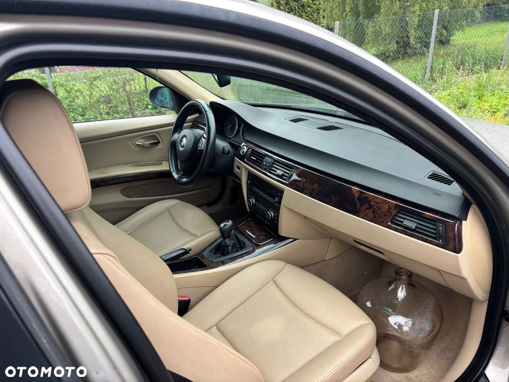 BMW Seria 3 320d - 8