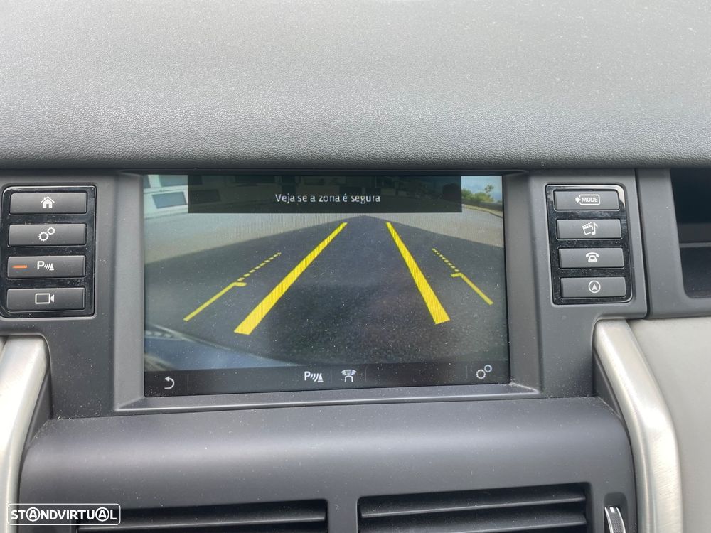 Land Rover Discovery Sport 2.0 TD4 HSE Luxury - 33