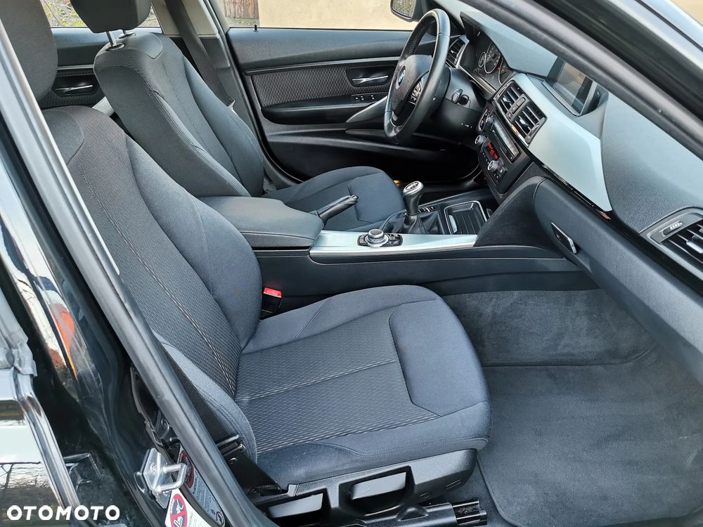 BMW Seria 3 320d xDrive - 20