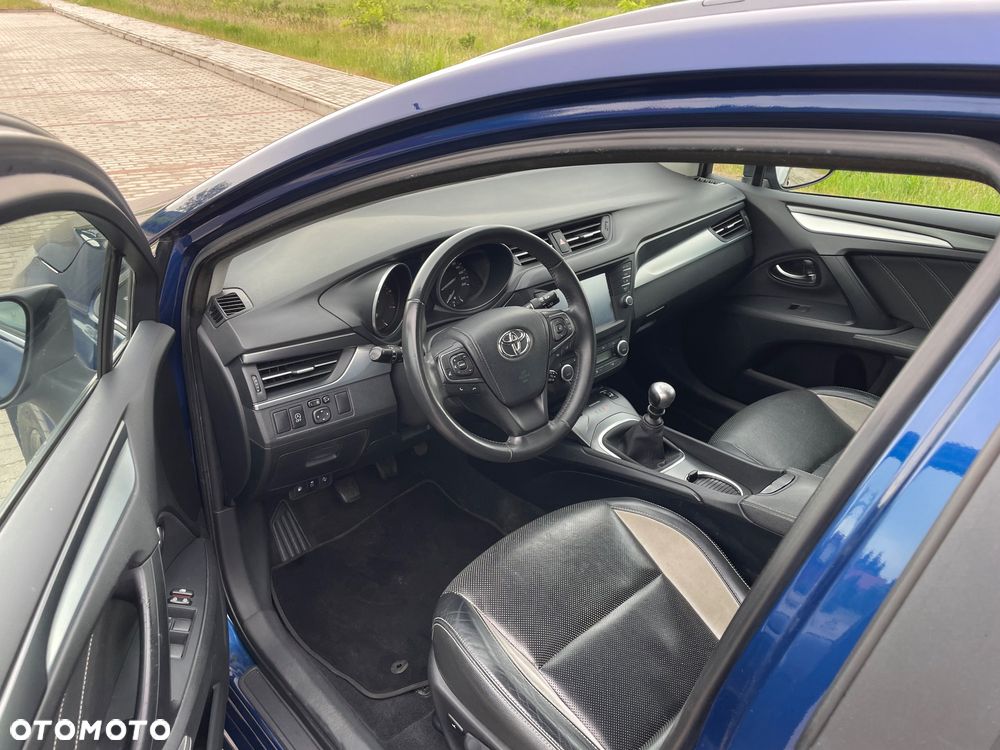 Toyota Avensis - 8