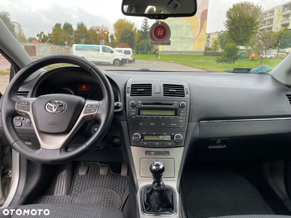 Toyota Avensis 1.8 Sol - 8