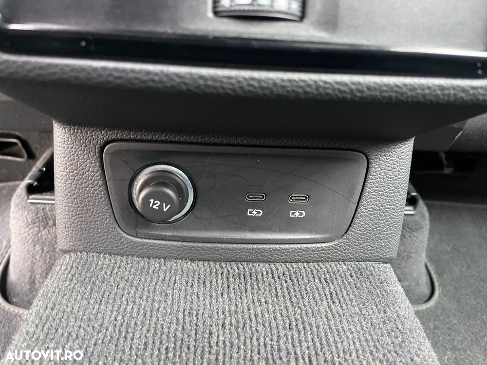 Audi Q3 2.0 TDI S tronic design - 30