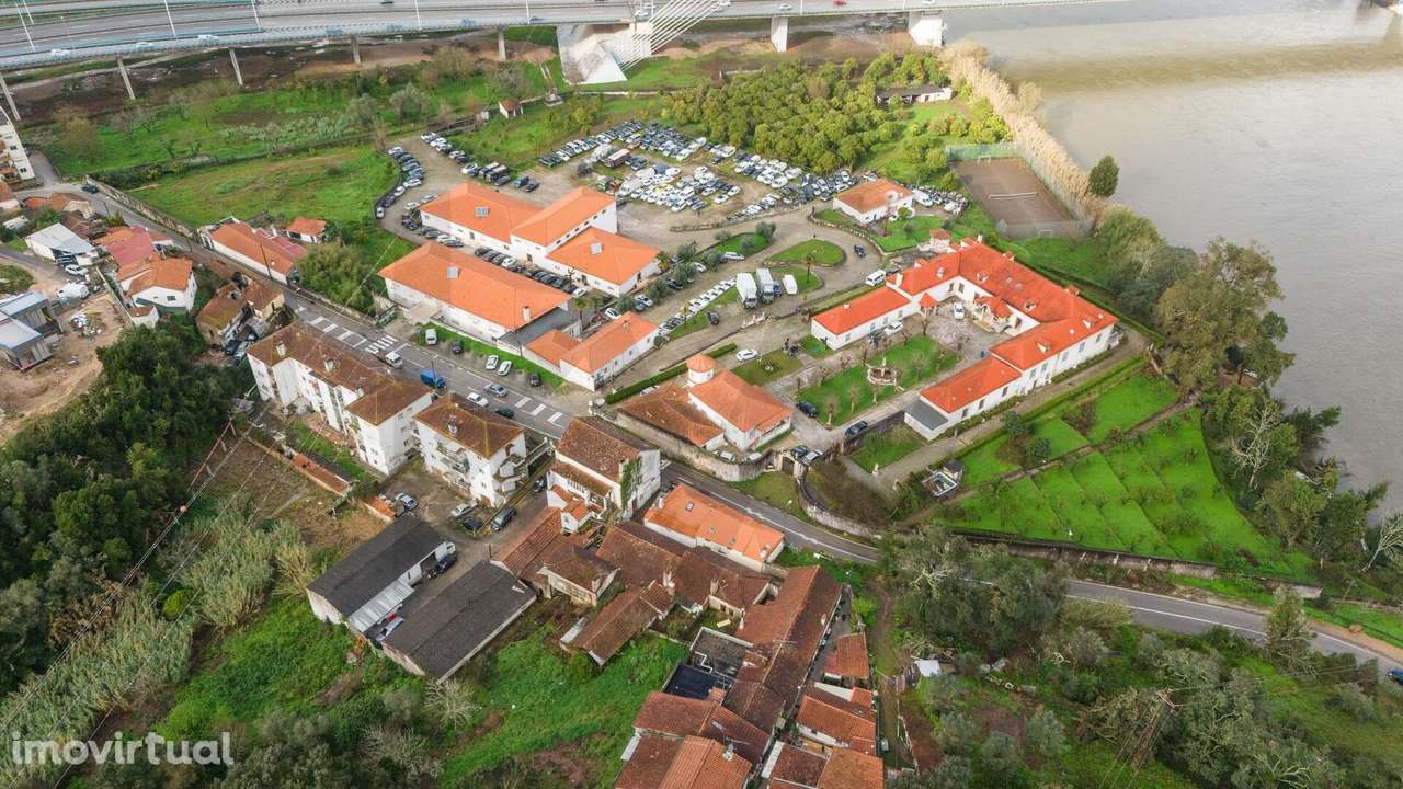 Moradia com Logradouro para reabilitar nas Lages | Coimbra - Grande imagem: 5/11