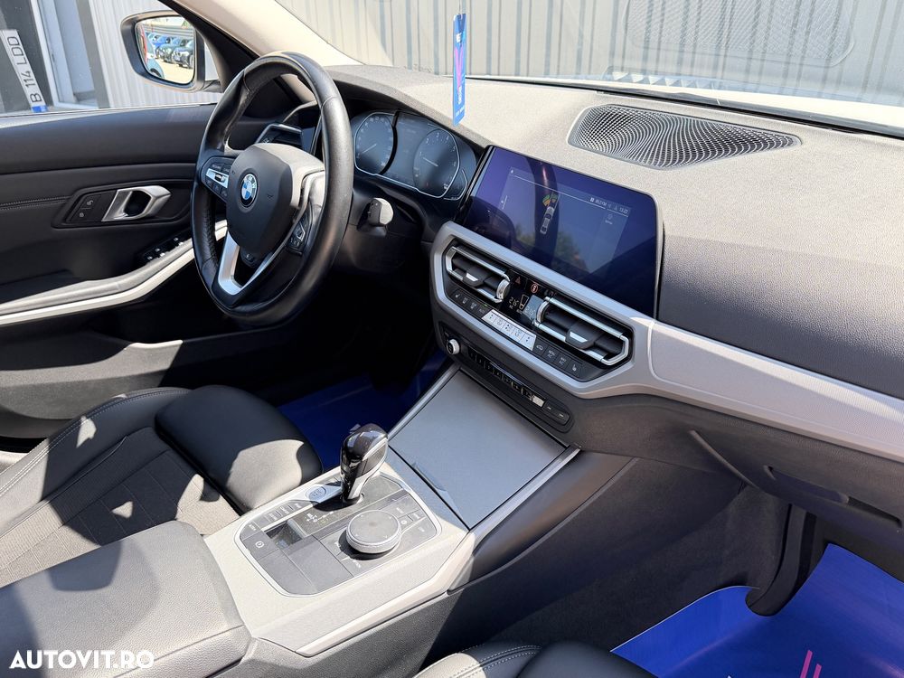 BMW Seria 3 320i AT - 8