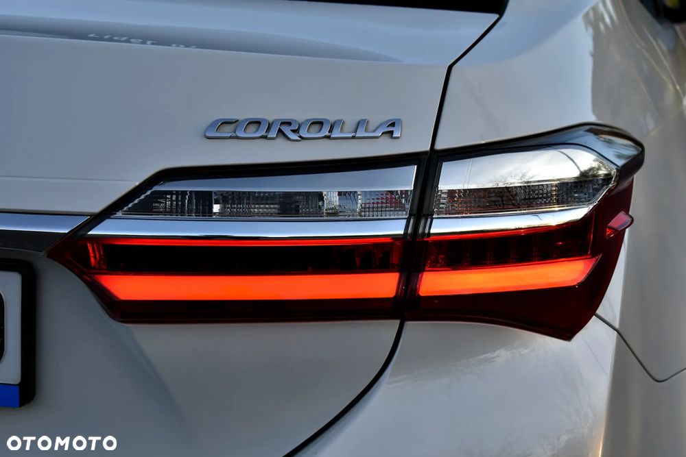 Toyota Corolla 1.6 Premium EU6 - 21