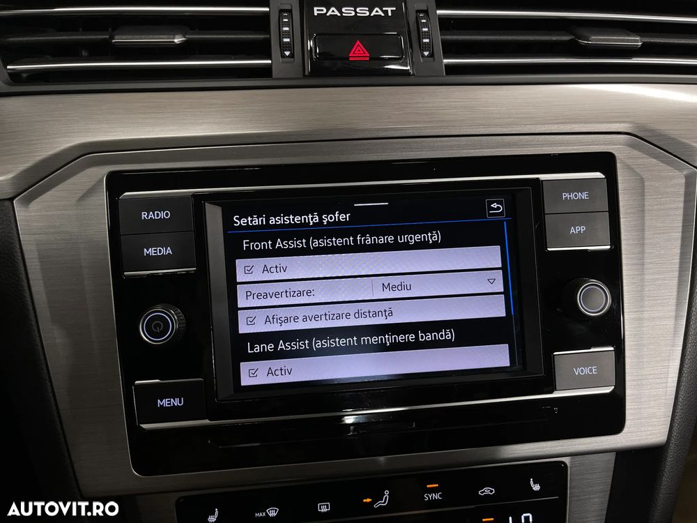 Volkswagen Passat 2.0 TDI Advance - 16