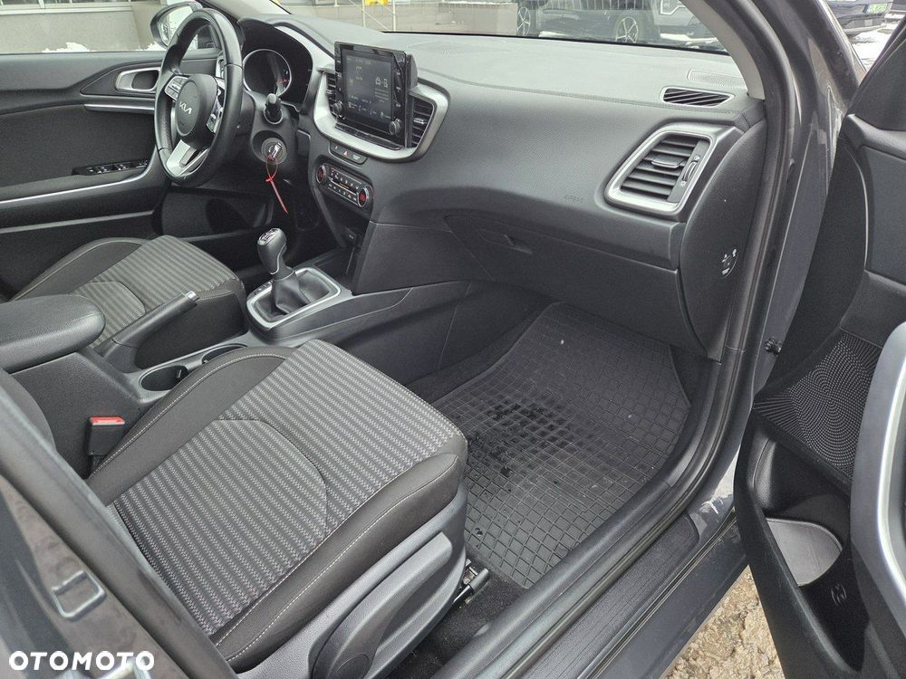 Kia Ceed 1.5 T-GDI M - 17