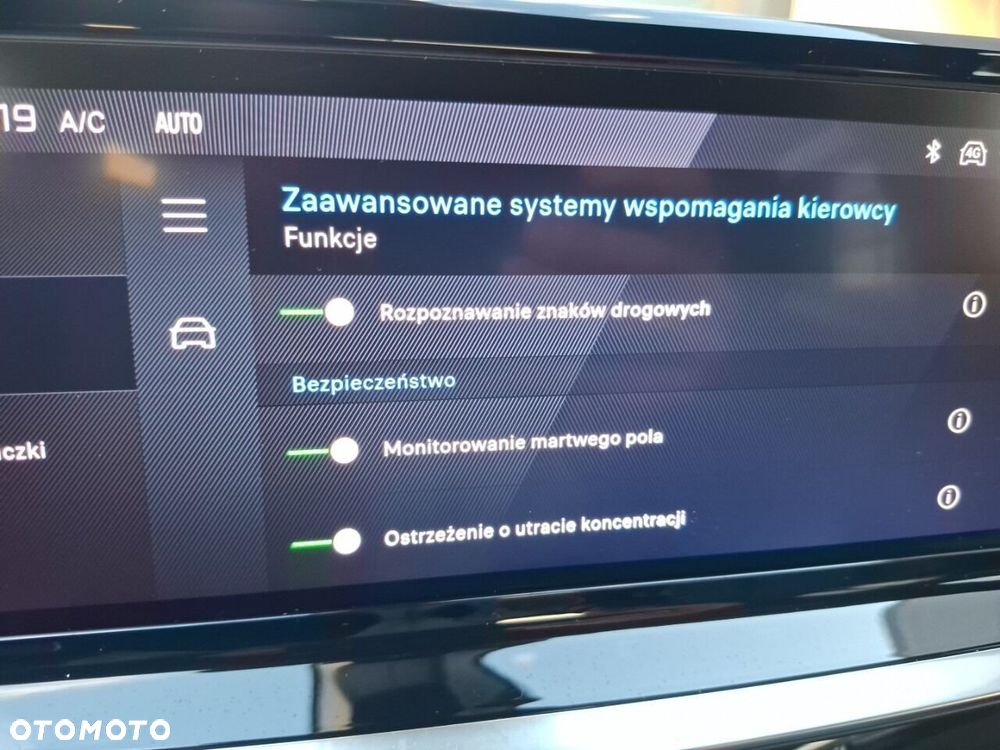 Peugeot 2008 1.2 PureTech Allure S&S EAT8 - 22