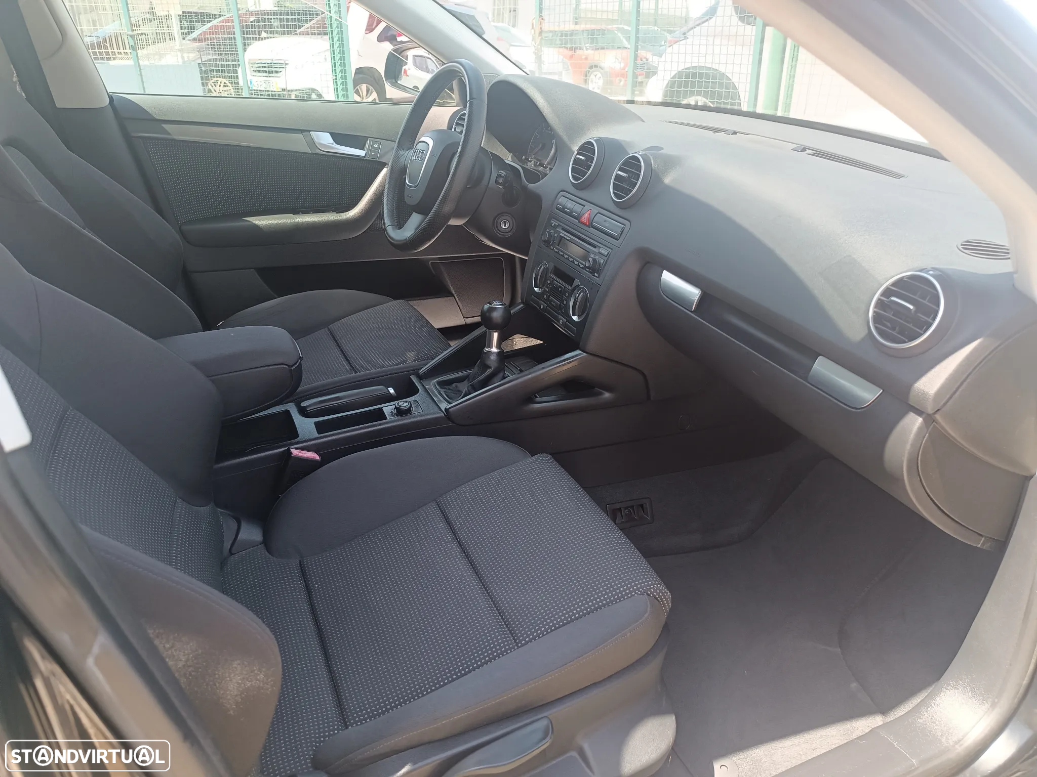 Audi A3 Sportback 1.6 FSi Attraction - 24