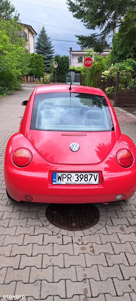 Volkswagen New Beetle - 4