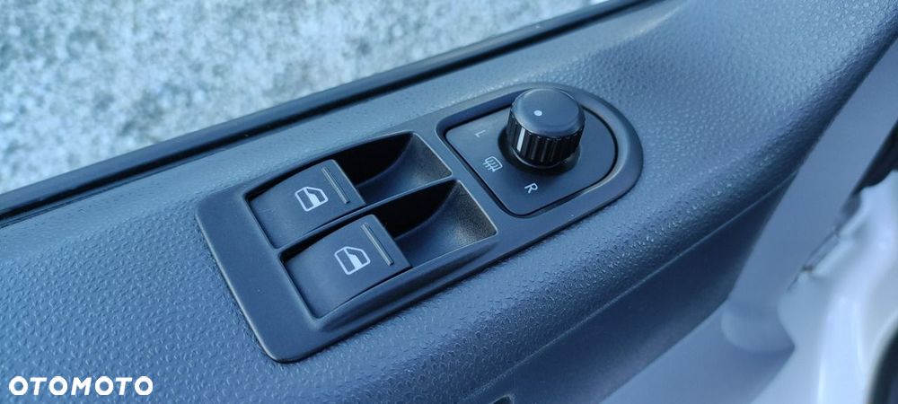 Volkswagen Transporter - 23