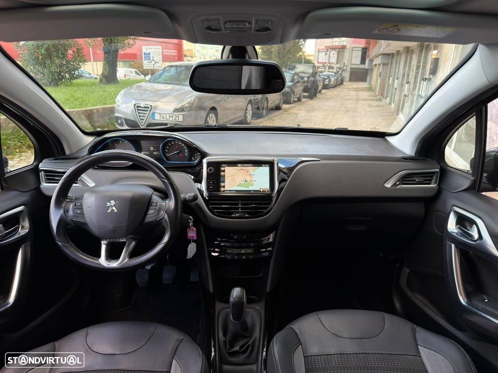 Peugeot 2008 1.2 PureTech Allure - 5