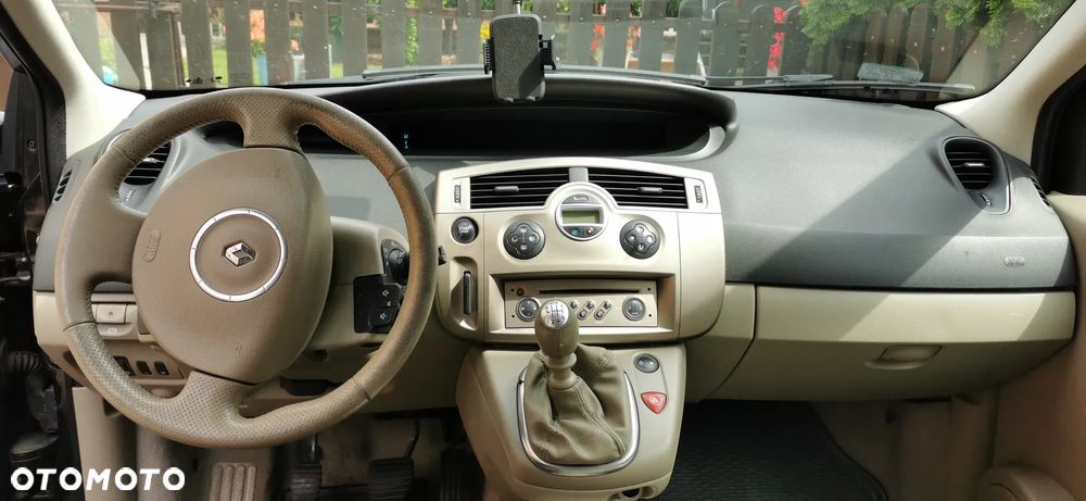 Renault Scenic 2.0 dCi Expression - 10