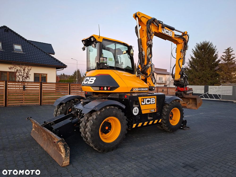 JCB HD110 ROTOTILT ze szczypcami HYDRADIG 110W - 5