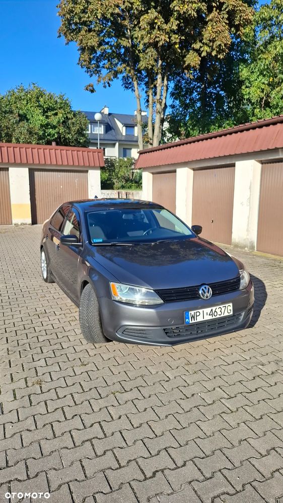 Volkswagen Jetta - 11