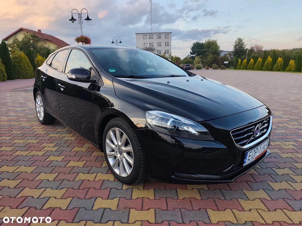 Volvo V40 D2 Summum - 1