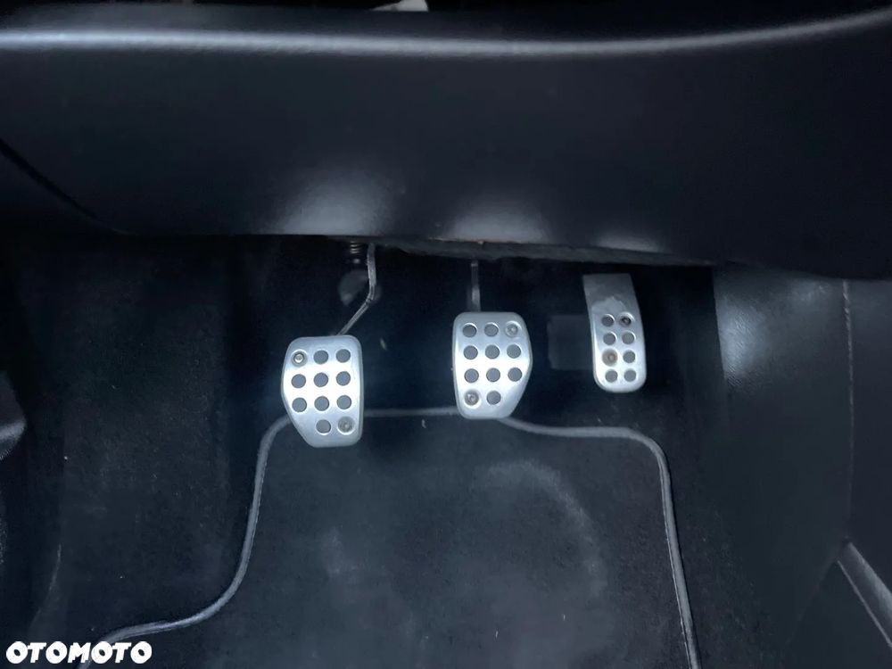 Peugeot 207 150 Turbo Platinum - 32