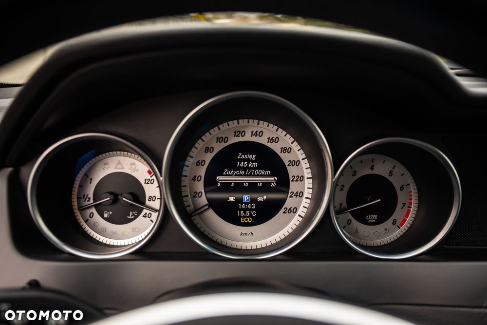 Mercedes-Benz Klasa C 180 (BlueEFFICIENCY) Avantgarde - 24