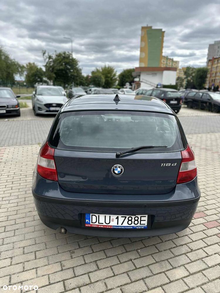 BMW Seria 1 118d - 4