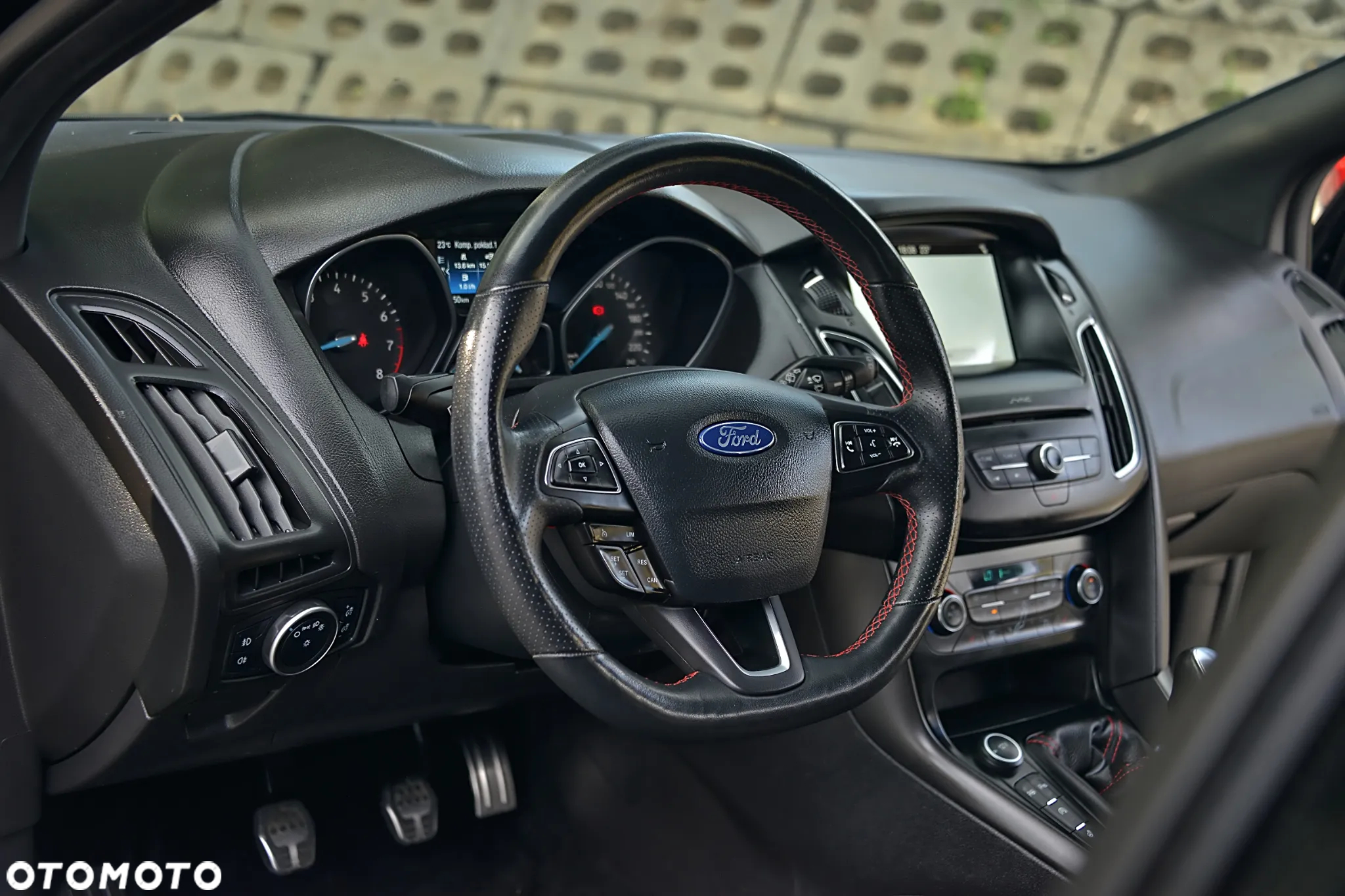 Ford Focus Turnier 1.5 EcoBoost Start-Stopp-System TITANIUM - 25