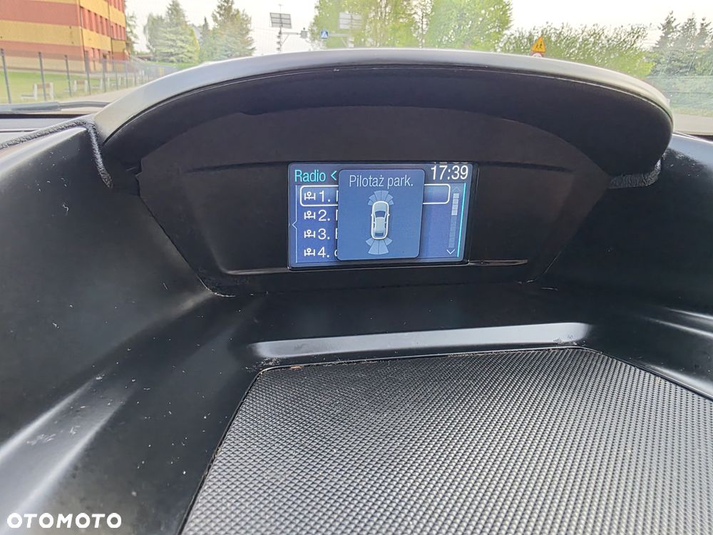 Ford Kuga 2.0 TDCi 2x4 Champions Edition - 24