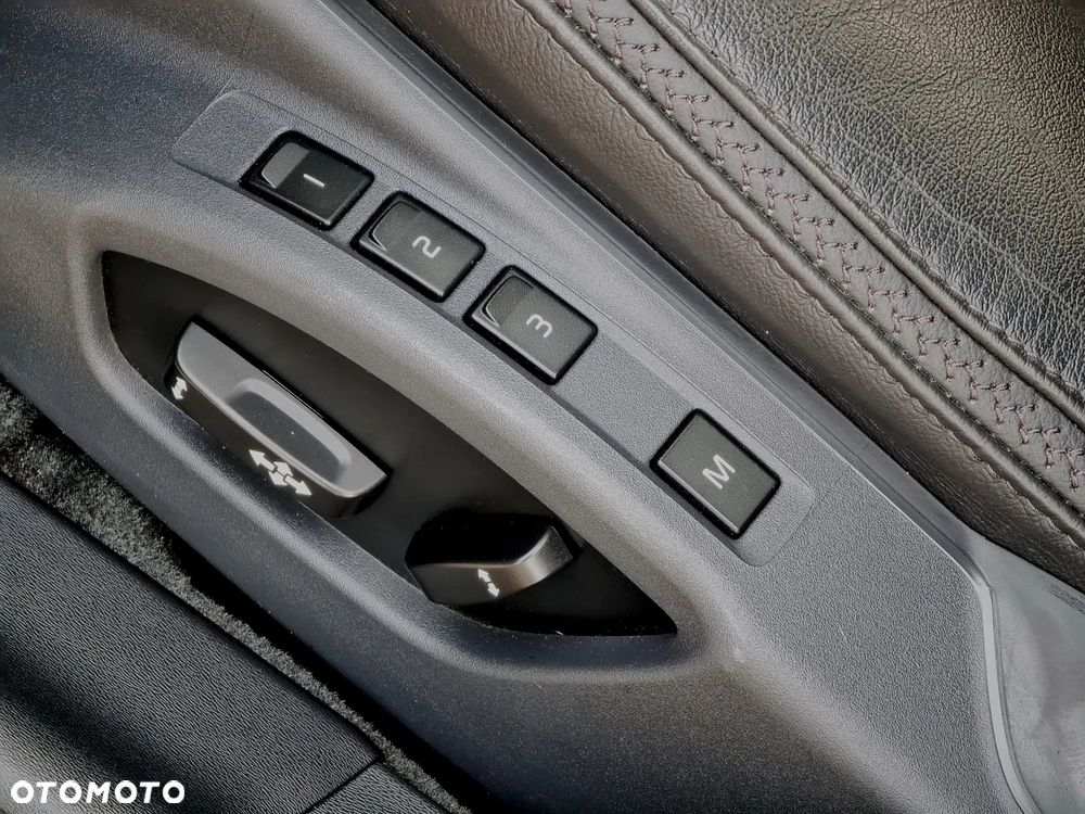 Volvo XC 70 D5 AWD Geartronic Summum - 10