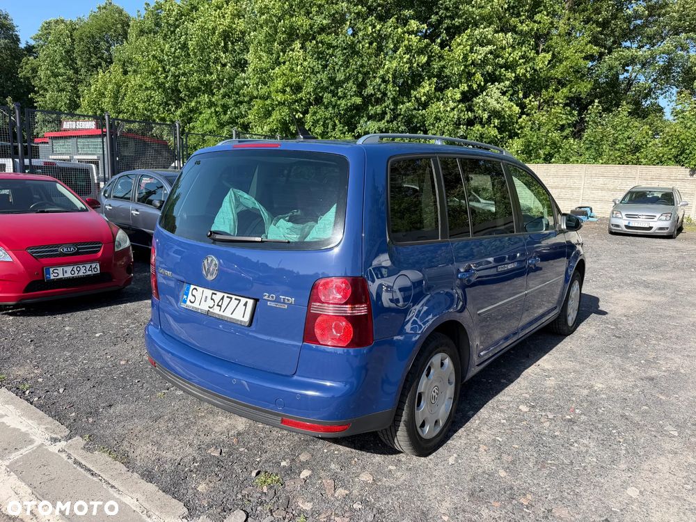 Volkswagen Touran 2.0 TDI DPF BlueMotion Technology DSG STYLE - 5