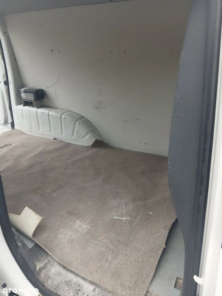 Volkswagen CADDY - 9