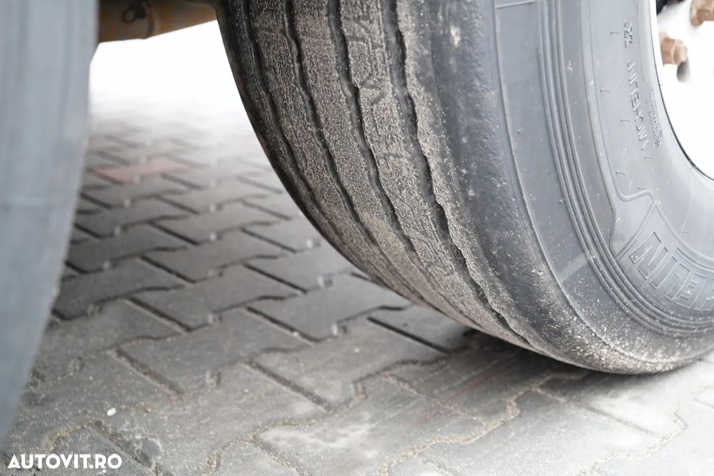 Feldbinder REMORCA CIMENT / 2 COMPARTIMENTE / 37.000 L / SILOC / PENTRU MATERIALE VRAC / JANTE DIN ALIAJ - 19