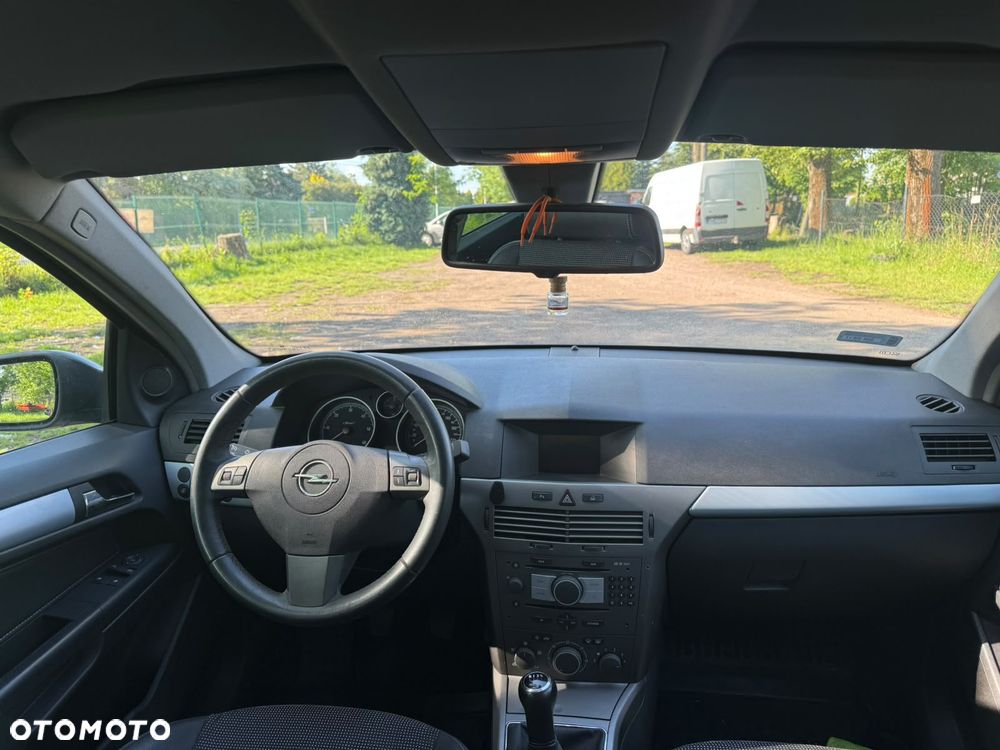 Opel Astra 1.9 CDTI Cosmo - 4