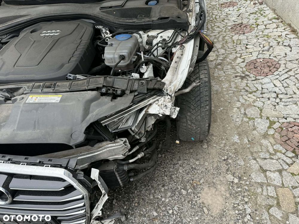 Audi A6 Avant 2.0 TDI Ultra DPF S tronic - 8