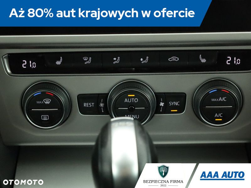 Volkswagen Passat - 10