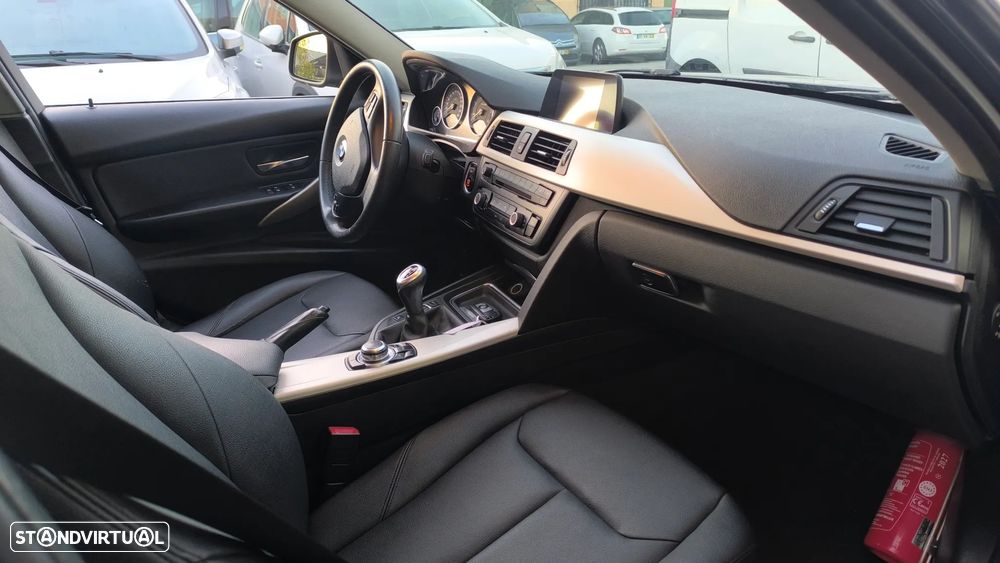 BMW 318 d Touring Line Luxury - 15