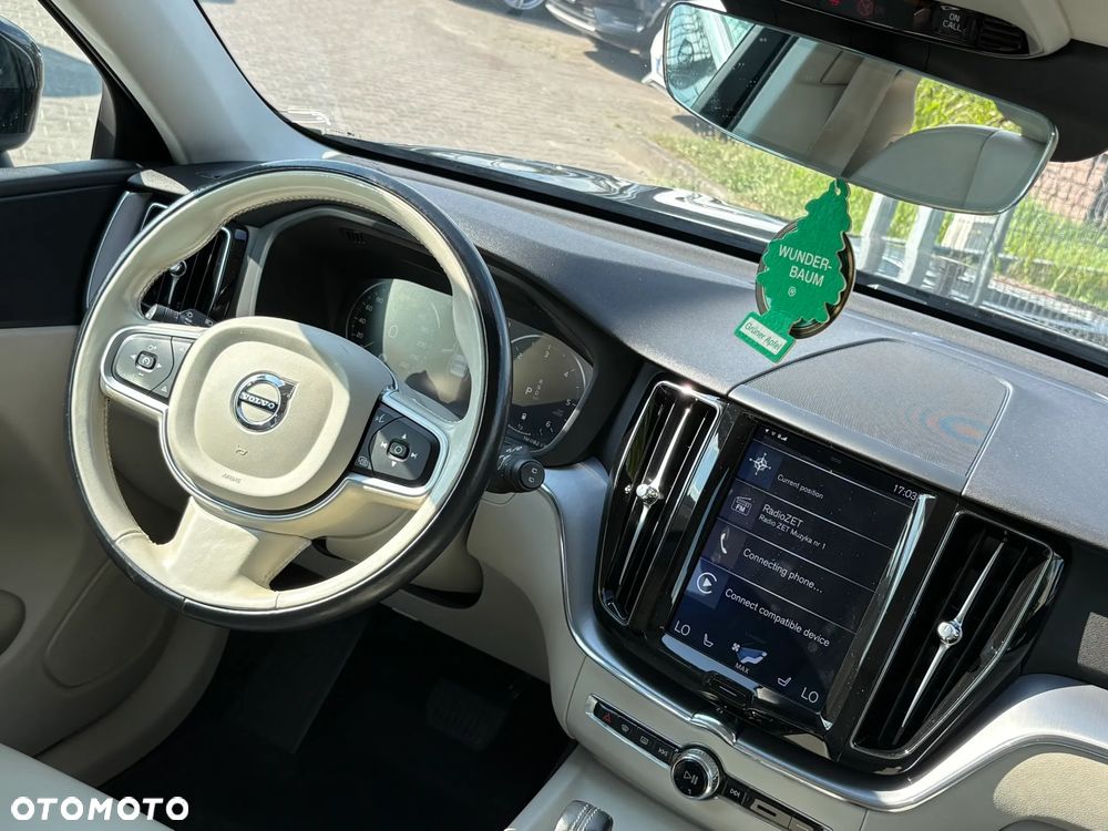 Volvo XC 60 B4 D AWD Momentum - 14