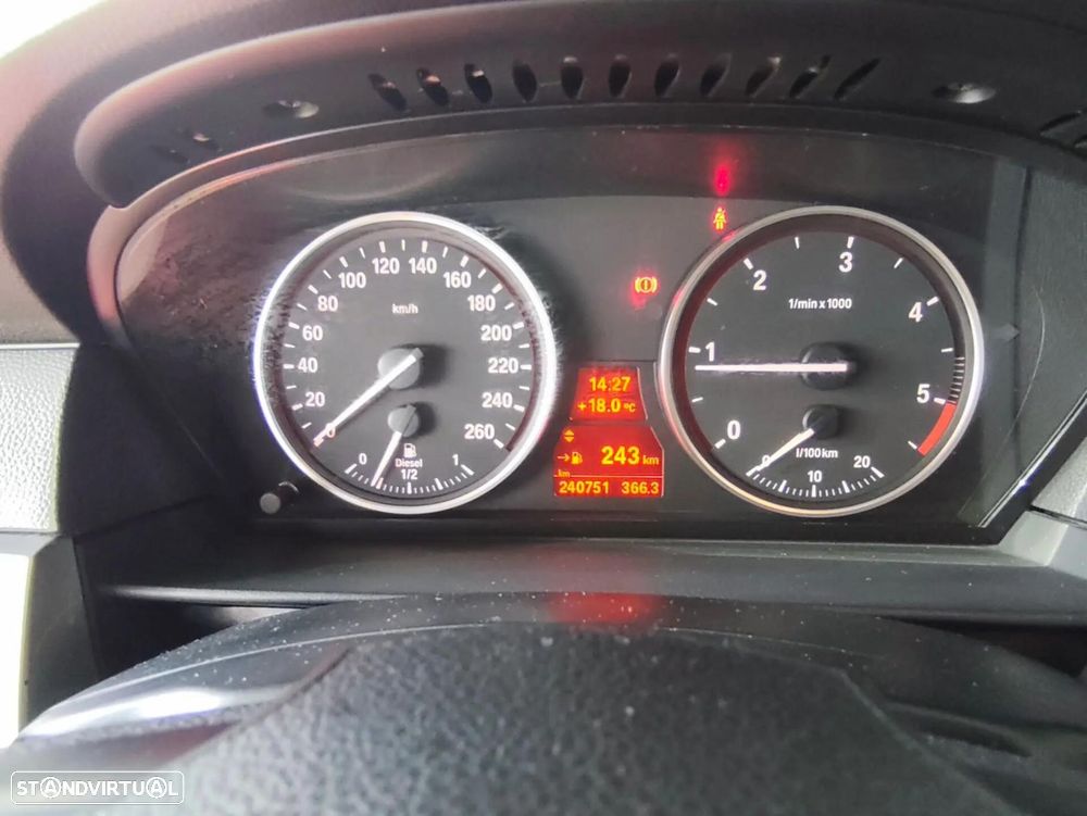 BMW 520 d Executive - 23