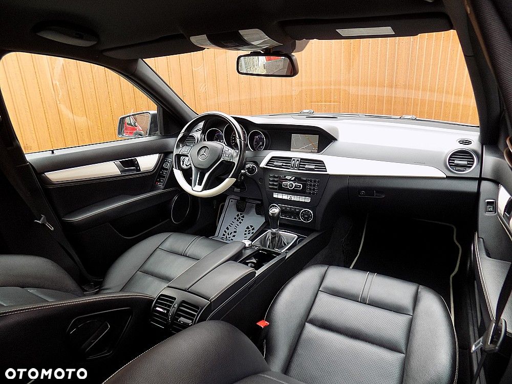 Mercedes-Benz Klasa C 200 CDI DPF (BlueEFFICIENCY) - 19