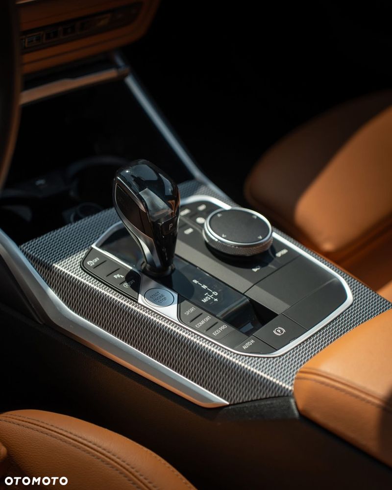 BMW Seria 3 330i xDrive M Sport - 28
