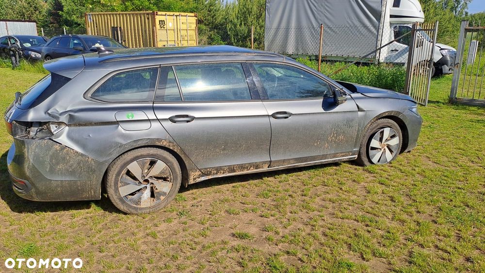 Volkswagen Passat 1.5 TSI EVO Elegance DSG - 8