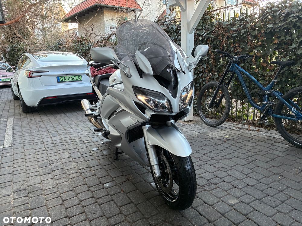 Yamaha FJR - 8