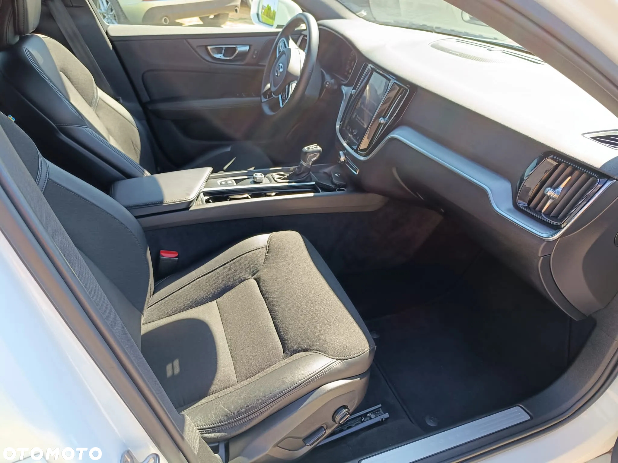 Volvo V60 D4 AWD Geartronic Momentum Pro - 22