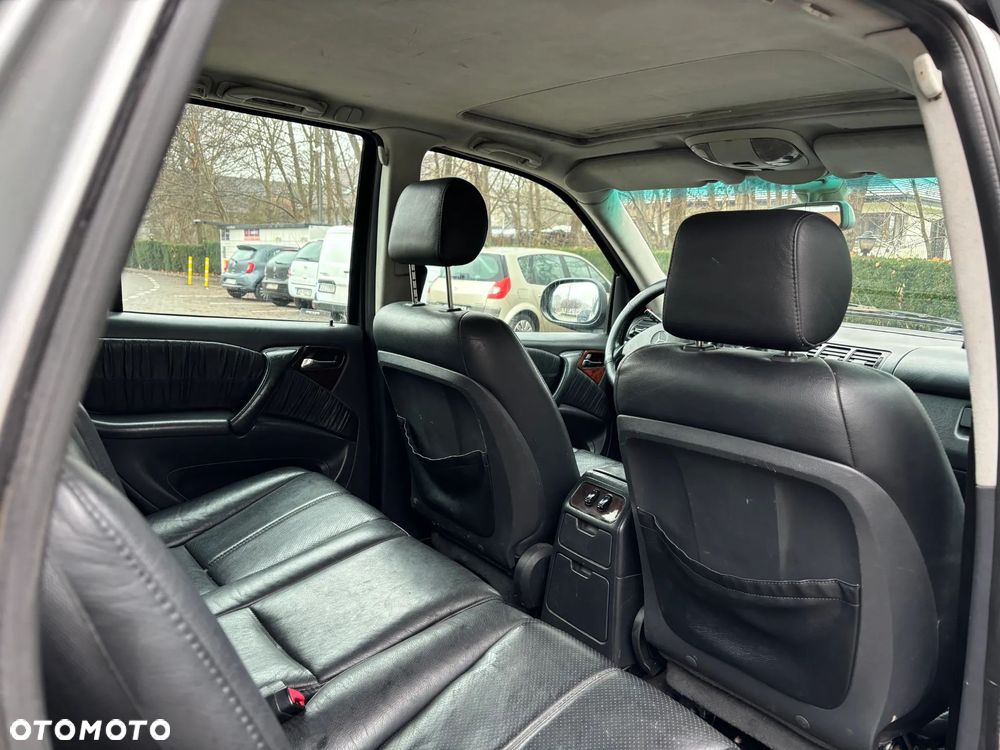 Mercedes-Benz ML 320 - 12