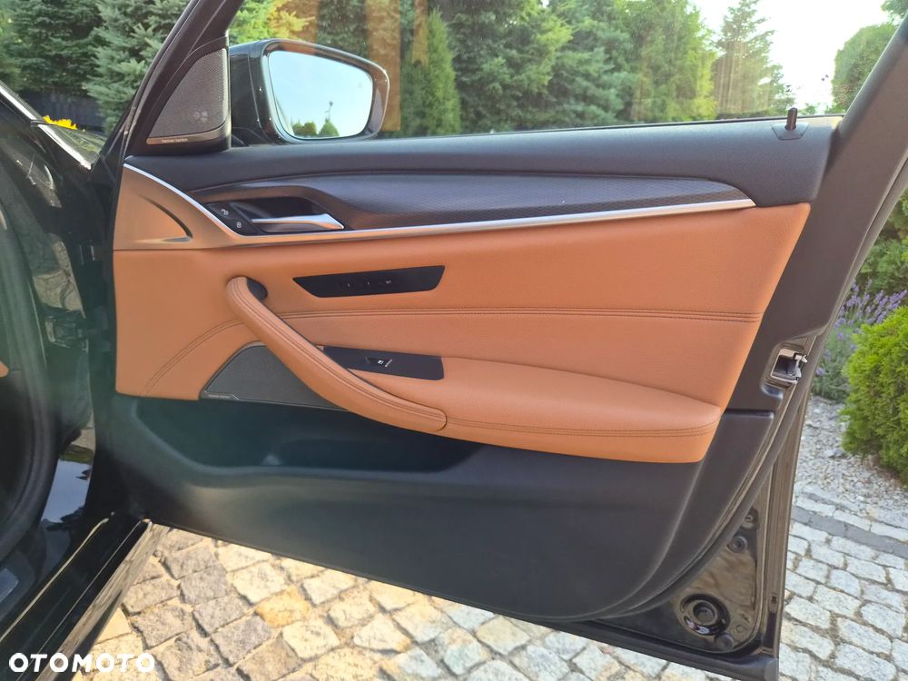 BMW Seria 5 530i xDrive mHEV M Sport sport - 19