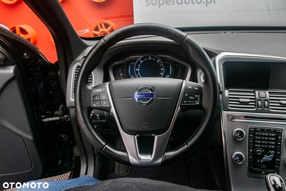 Volvo XC 60 D4 Geartronic Momentum - 18