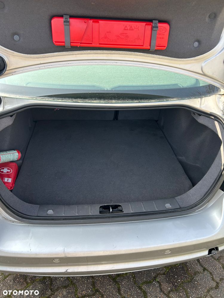 Volvo S40 1.6D Momentum - 10