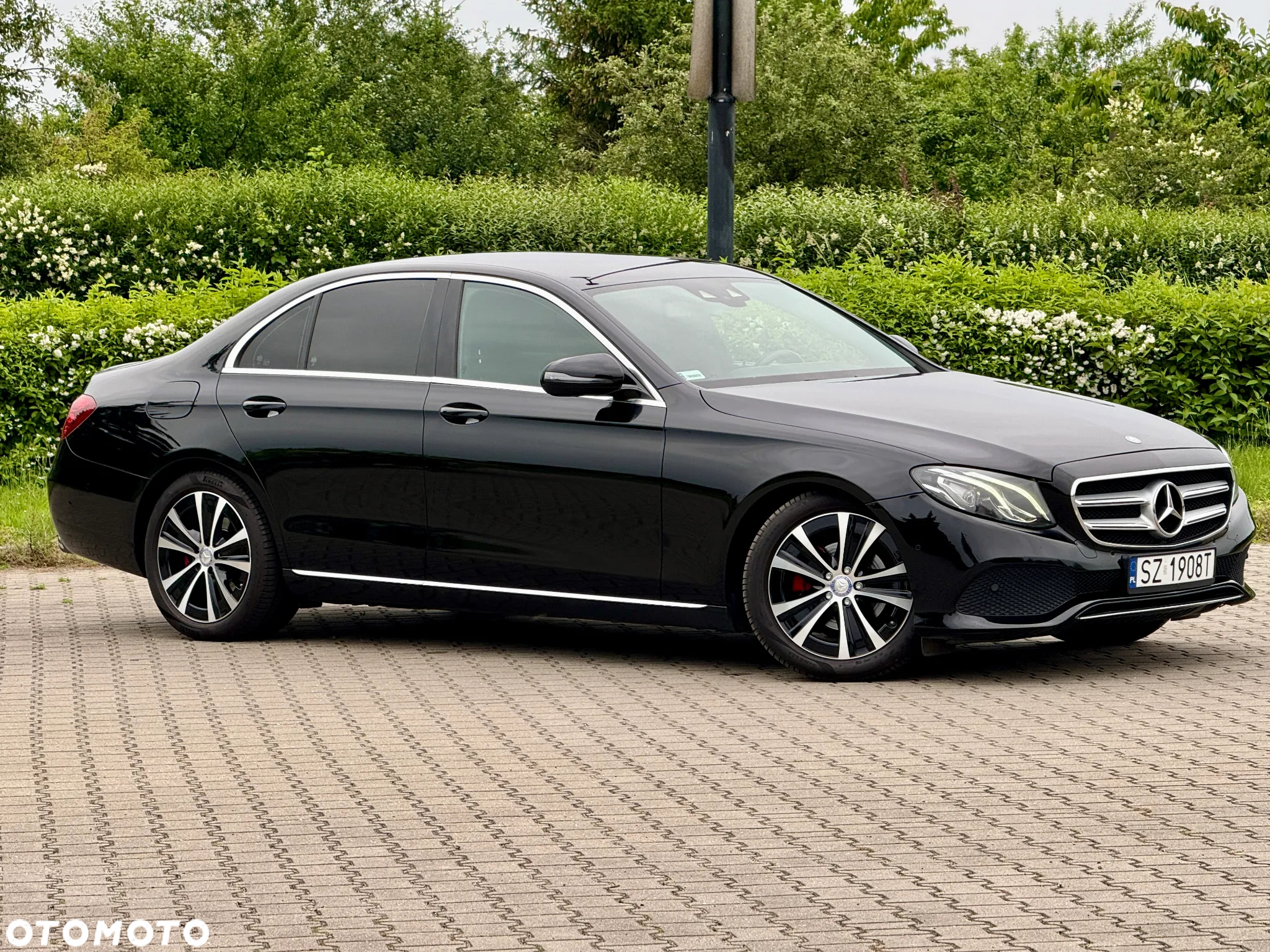 Mercedes-Benz Klasa E 220 d Business Edition 9G-TRONIC - 12