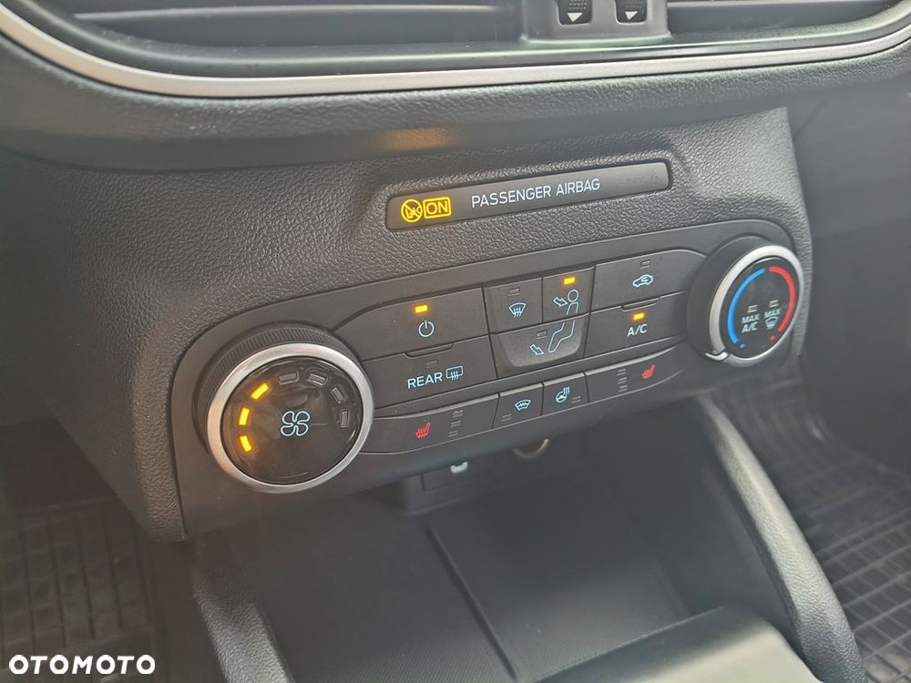 Ford Focus 1.5 EcoBlue Start-Stopp-System COOL&CONNECT - 24